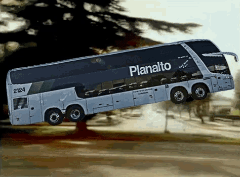 a bus with the word planalto on the side