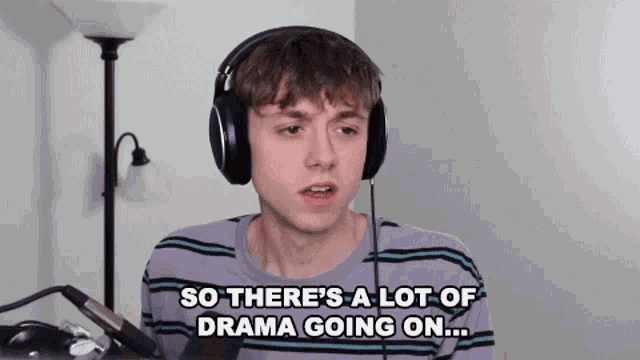 So Theres A Lot Of Drama Going On Spill The Tea GIF - So Theres A Lot Of Drama Going On Spill The Tea Gossip GIFs
