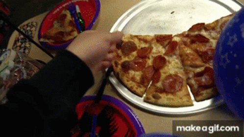 Scary Pizza GIF - Scary Pizza 3am GIFs