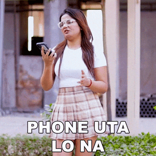 Phone Uta Lo Na Yogita Bachani GIF - Phone Uta Lo Na Yogita Bachani Phone Pick Kar Lo GIFs