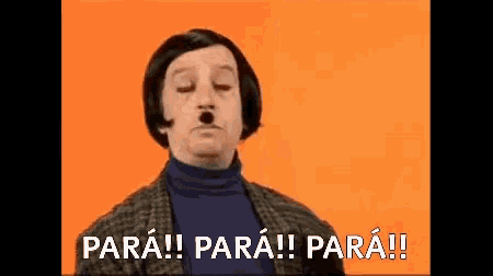 a man with a mustache is saying para