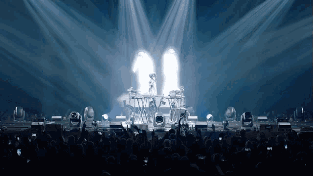 Spreading My Arms Alan Walker GIF - Spreading My Arms Alan Walker Live Performance GIFs