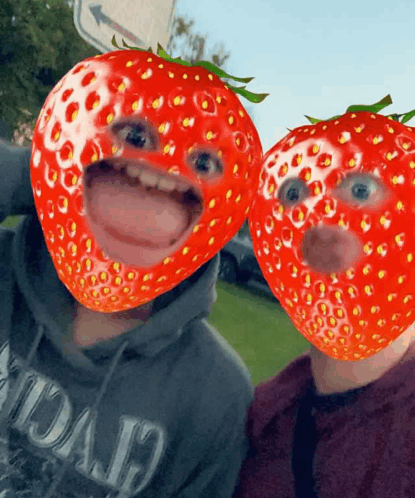 Chrach Strawberry GIF - Chrach Strawberry Love GIFs