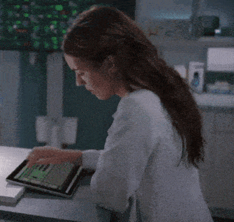 Greys Anatomy Jules Millin GIF - Greys Anatomy Jules Millin Tablet GIFs