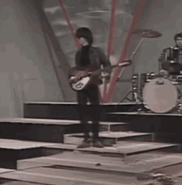The Smiths Johnny Marr GIF - The Smiths Johnny Marr 80s GIFs