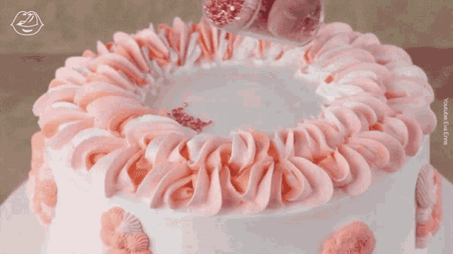 Decorate Cake Baking GIF - Decorate Cake Cake Baking GIFs