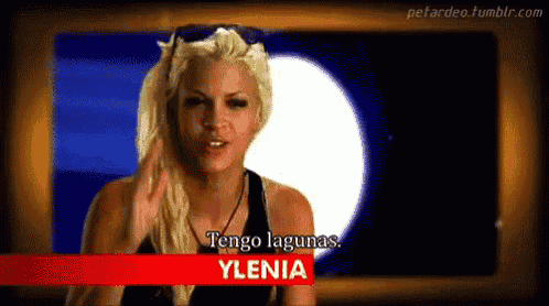 a woman says tengo lagunas ylenia on a screen