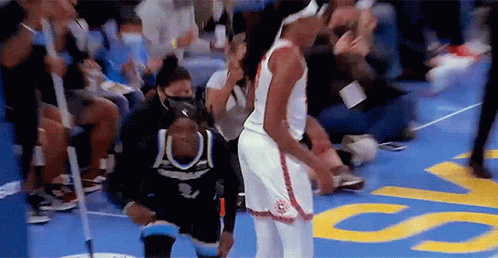 Chicago Sky Kahleah Copper GIF - Chicago Sky Kahleah Copper Clapping GIFs