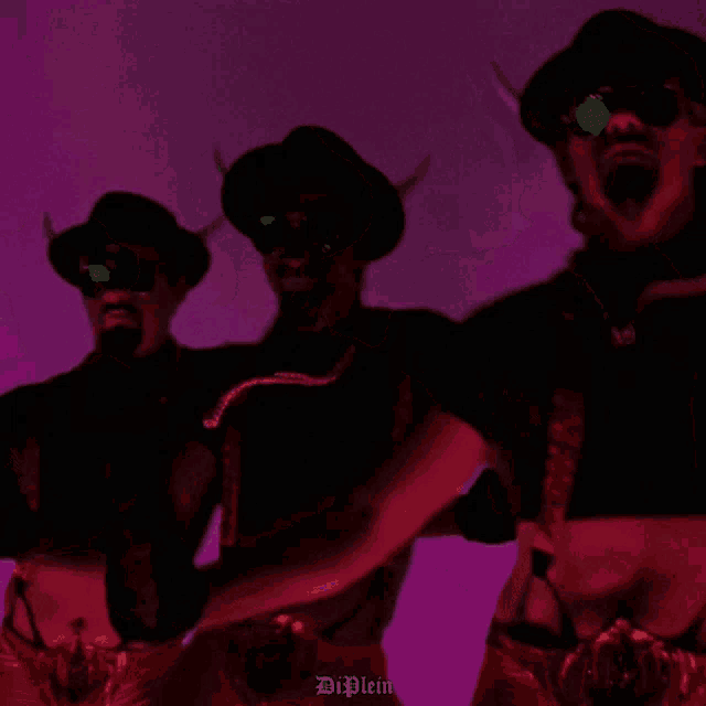a group of men with horns and the word diplein