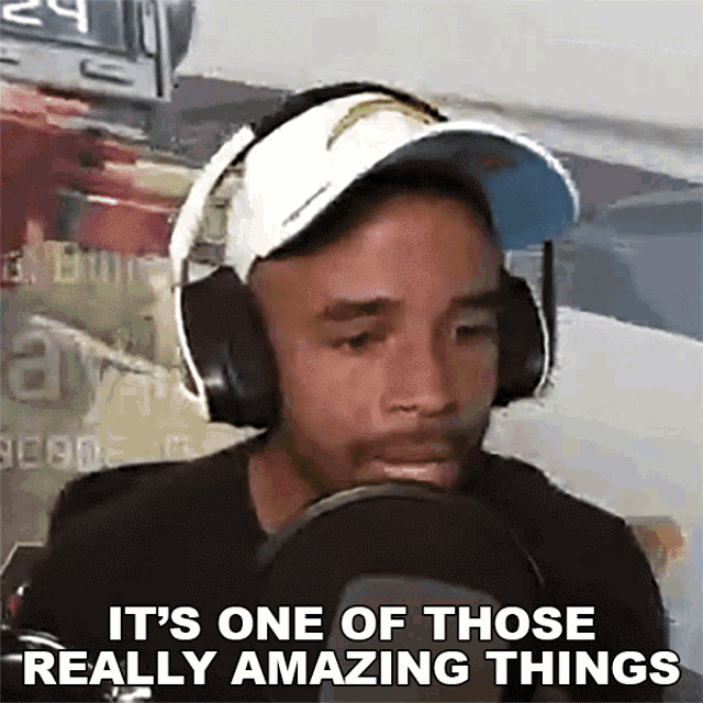 Its One Of Those Really Amazing Things Raynday Gaming GIF - Its One Of Those Really Amazing Things Raynday Gaming Evdog805 GIFs