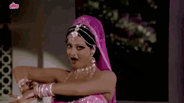 Rekha Dance GIF - Rekha Dance GIFs
