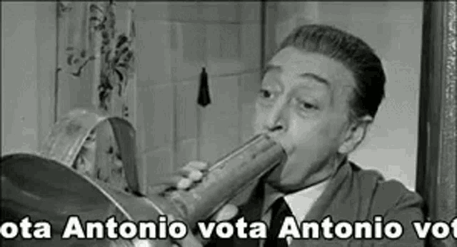 Vota Antonio GIF