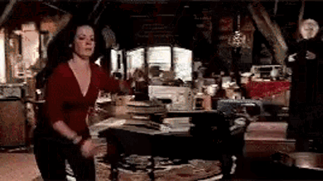 Piper Halliwell Charmed GIF - Piper Halliwell Charmed Holly GIFs