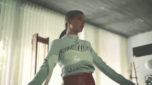 Valentina Zenere Dance GIF - Valentina Zenere Dance Model GIFs