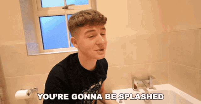 Youre Gonna Be Splashed In All Direction Splashed In All Directions GIF - Youre Gonna Be Splashed In All Direction Youre Gonna Be Splashed Splashed In All Directions GIFs
