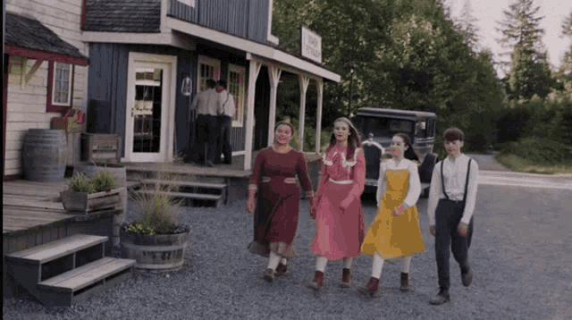 Laura Robert GIF