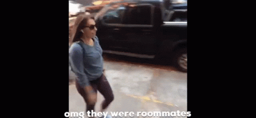 They Were Roommates Omg GIF - They Were Roommates Omg New York GIFs