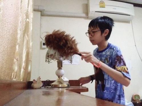 Thai Kid Nest Hair Cleaning Nesthair GIF - Thai Kid Nest Hair Cleaning Nesthair Thaikid GIFs