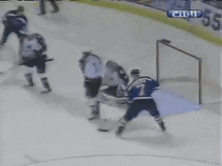 a hockey game is being shown on a channel that says ccm
