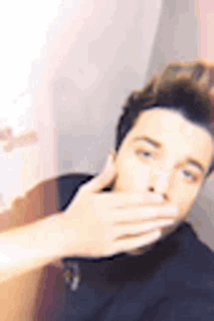 Kiss Blas GIF