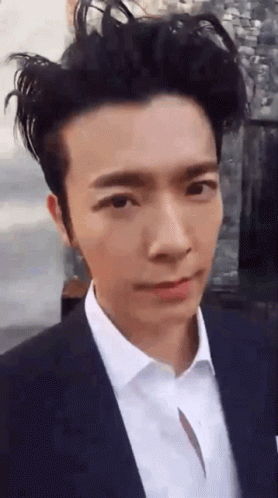 Donghae Kiss GIF - Donghae Kiss Handsome GIFs