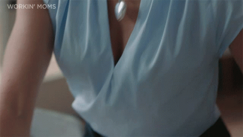 Necklace Kate GIF - Necklace Kate Kate Foster GIFs
