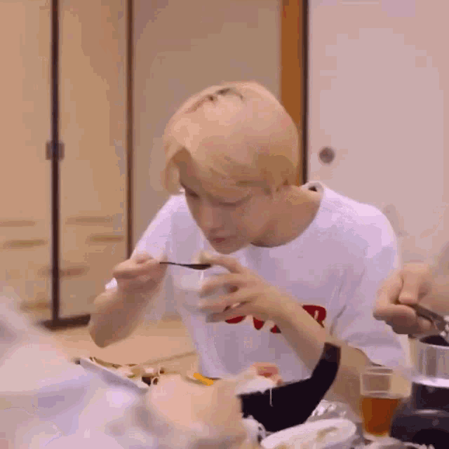 Jungwoo Reaction Jungwoo Eating GIF - Jungwoo Reaction Jungwoo Eating Jungwoo Meme GIFs