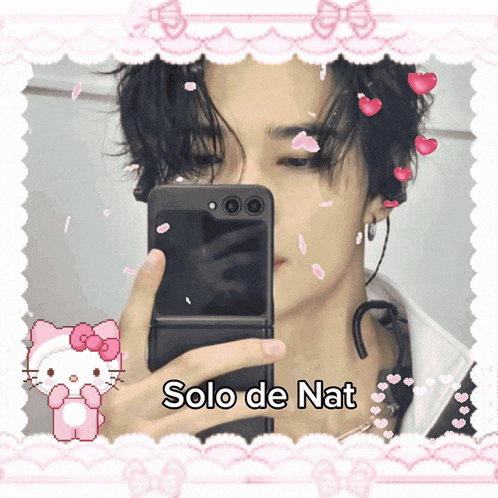 a picture of a man taking a selfie with the words solo de nat below