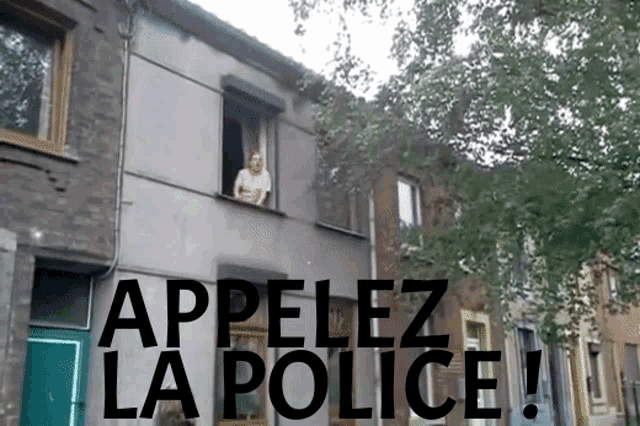 a sign that says " appelez la police " on it