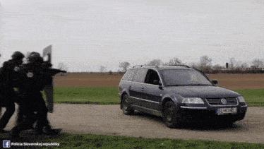 a volkswagen with a license plate that says bu gs dz