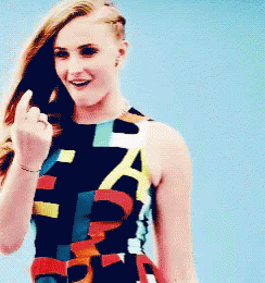 Sophie Turner Come Here GIF - Sophie Turner Come Here Nod GIFs