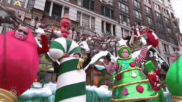 Waving Santa Claus GIF - Waving Santa Claus Macys Thanksgiving Day Parade GIFs