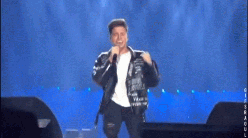 Raoul Sing GIF - Raoul Sing Concert GIFs