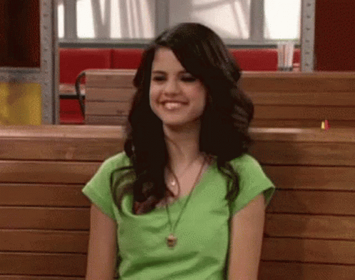Giggle Selena Gomez GIF - Giggle Selena Gomez Laughing GIFs