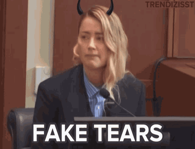 Fake Tears Fake Cry GIF - Fake Tears Fake Cry Amber Heard GIFs
