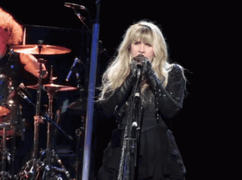 Stevie Nicks Concert GIF - Stevie Nicks Concert Rock Concert GIFs