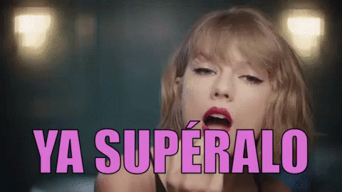 Taylor Swift Pintandose Los Labios GIF - Superalo Ya Superalo Que Flojera GIFs