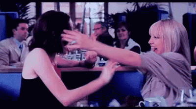 Best Gals GIF - Sex And The City Hugging Best Friends GIFs