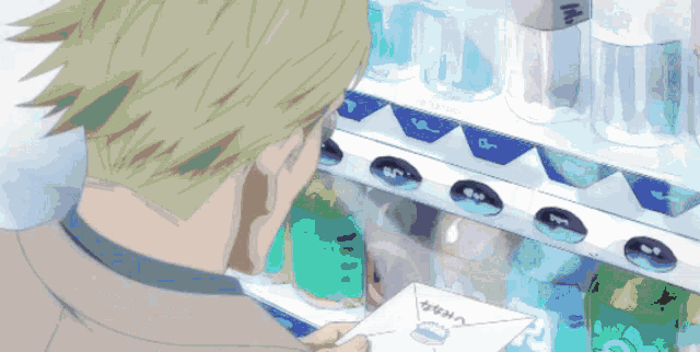 a man is looking into a vending machine while holding a piece of paper that says ' envelope '