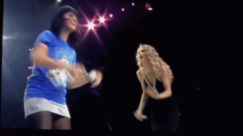 Katy Perry Taylor Swift GIF - Katy Perry Taylor Swift Fearless Tour GIFs