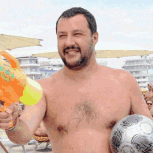 Salvini Spiaggia Mare Matteo Salvini GIF - Salvini Spiaggia Mare Matteo Salvini GIFs