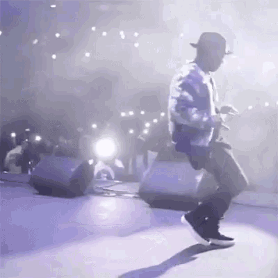 Performing On Stage Performer GIF - Performing On Stage Performer Entertainment GIFs
