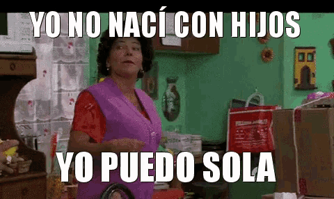 Doña Lucha Manipulando Emocionalmente GIF