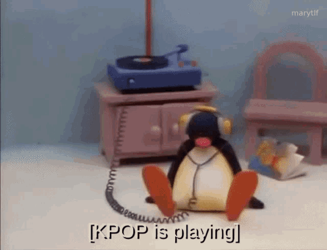 Kpop Is Plaing Pingu GIF - Kpop Is Plaing Pingu Music GIFs