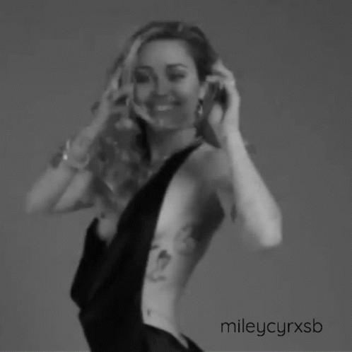 Miley Cyrus Queen GIF - Miley Cyrus Queen Met Gala GIFs