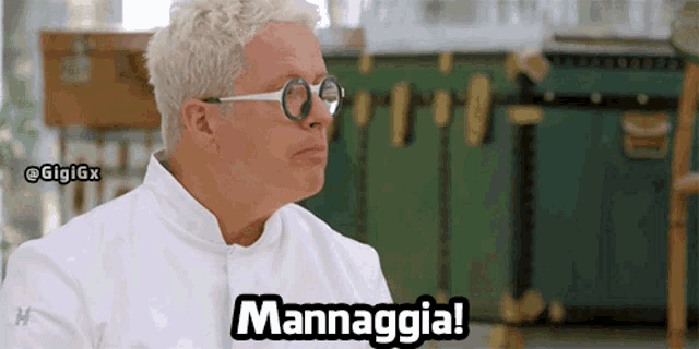 a man wearing glasses and a white jacket says mannagnia