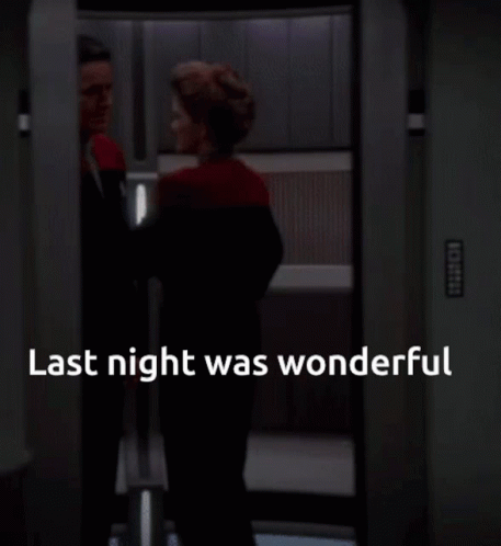 Kathryn Janeway Chakotay GIF - Kathryn Janeway Chakotay Star Trek Voyager GIFs