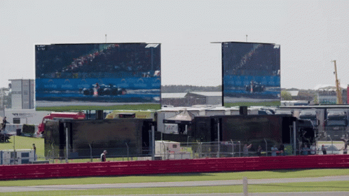 Max Verstappen Lewis Hamilton GIF - Max Verstappen Lewis Hamilton Silverstone GIFs