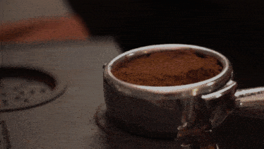an ad for la dolce vita shows a container of coffee