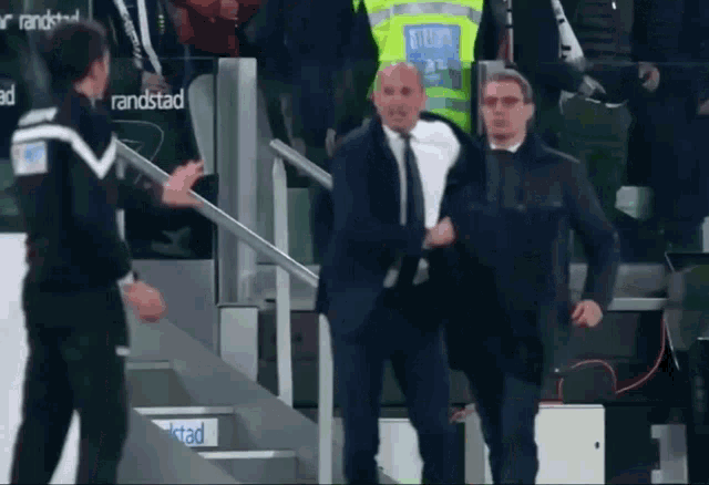 Massimiliano Allegri Angry GIF - Massimiliano Allegri Angry Juventus GIFs